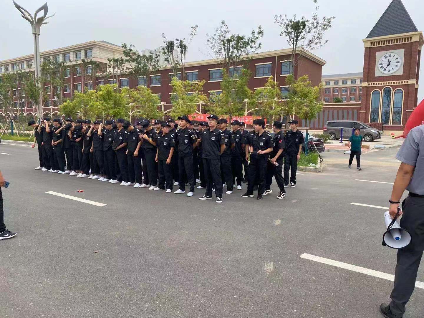 適合大廈寫(xiě)字樓的保安一般具有怎樣的身體素質(zhì)？大名保安公司